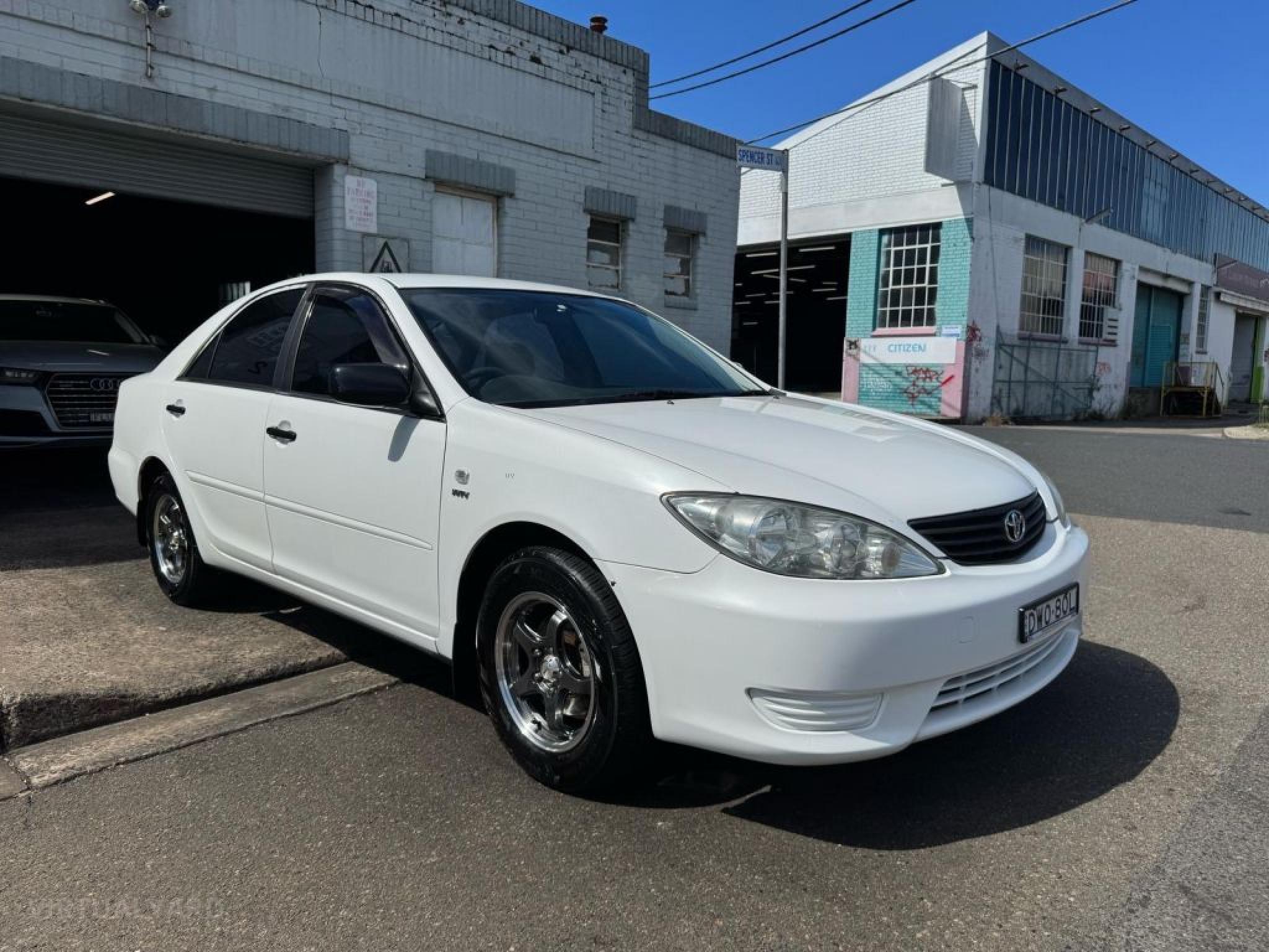 TOYOTA CAMRY