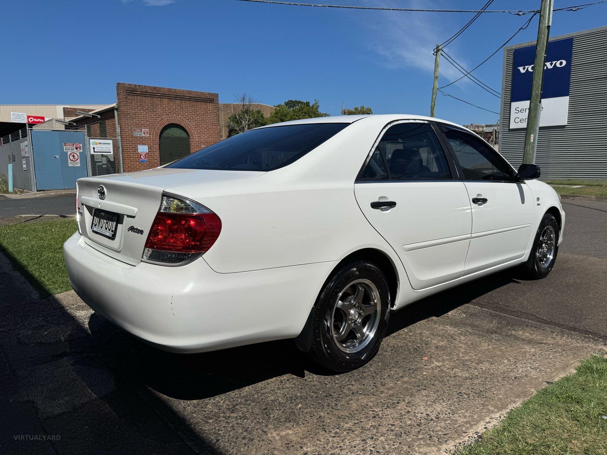 TOYOTA CAMRY