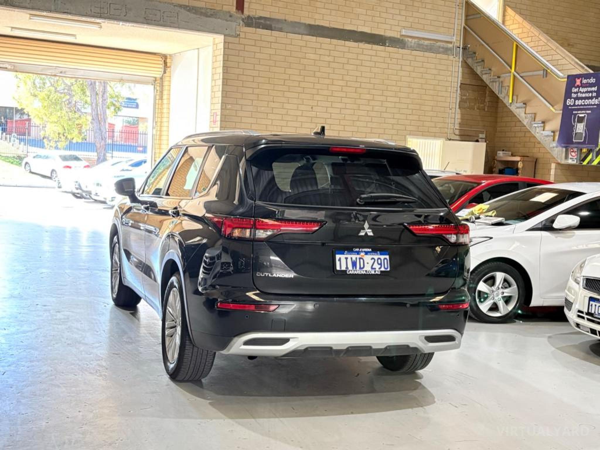 MITSUBISHI OUTLANDER