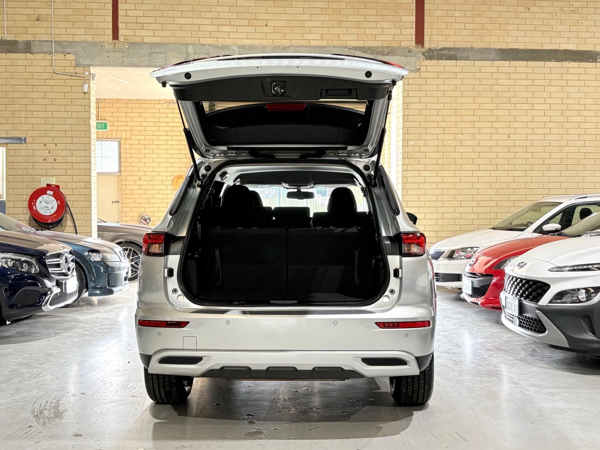 MITSUBISHI OUTLANDER