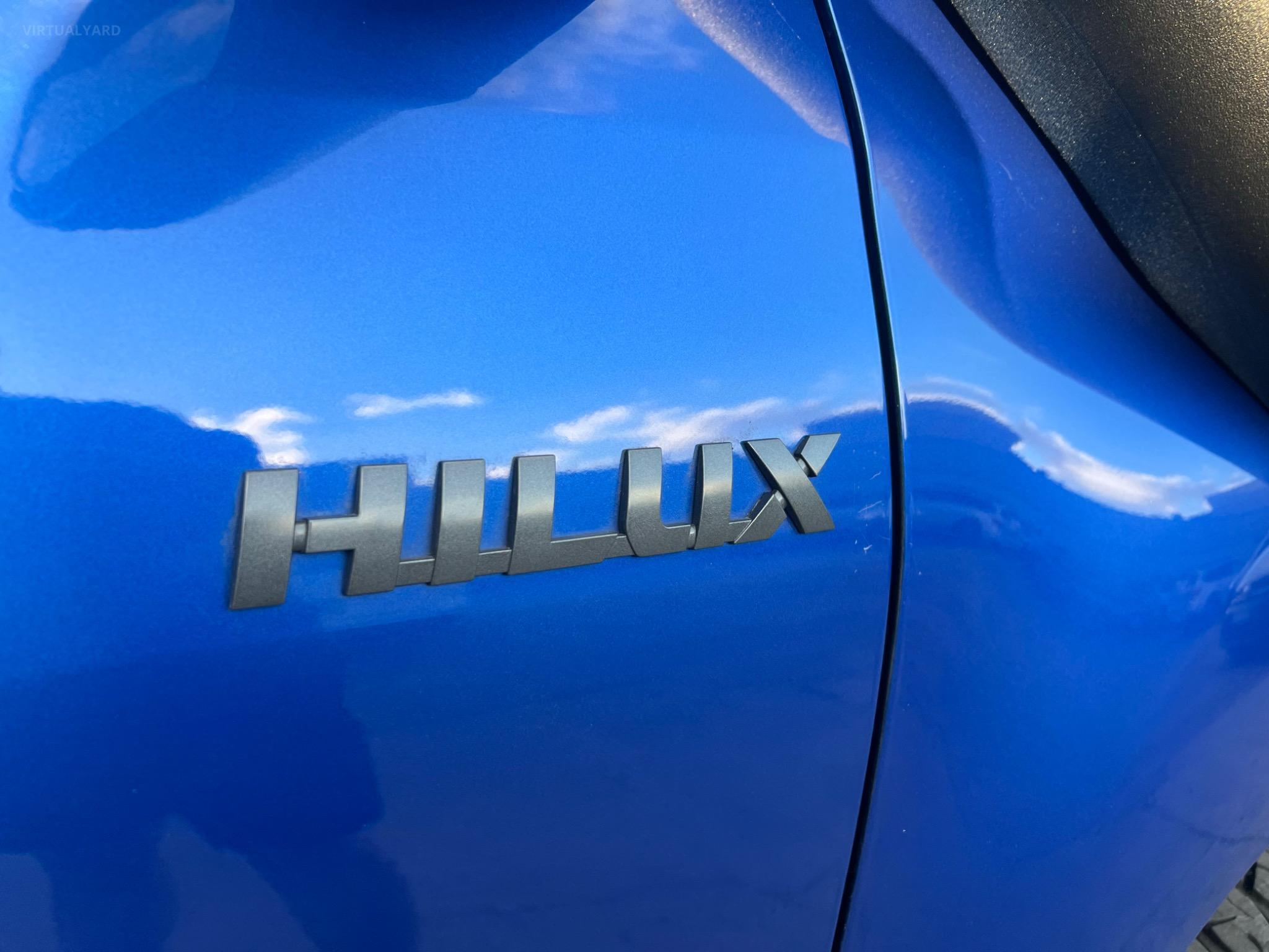 TOYOTA HILUX