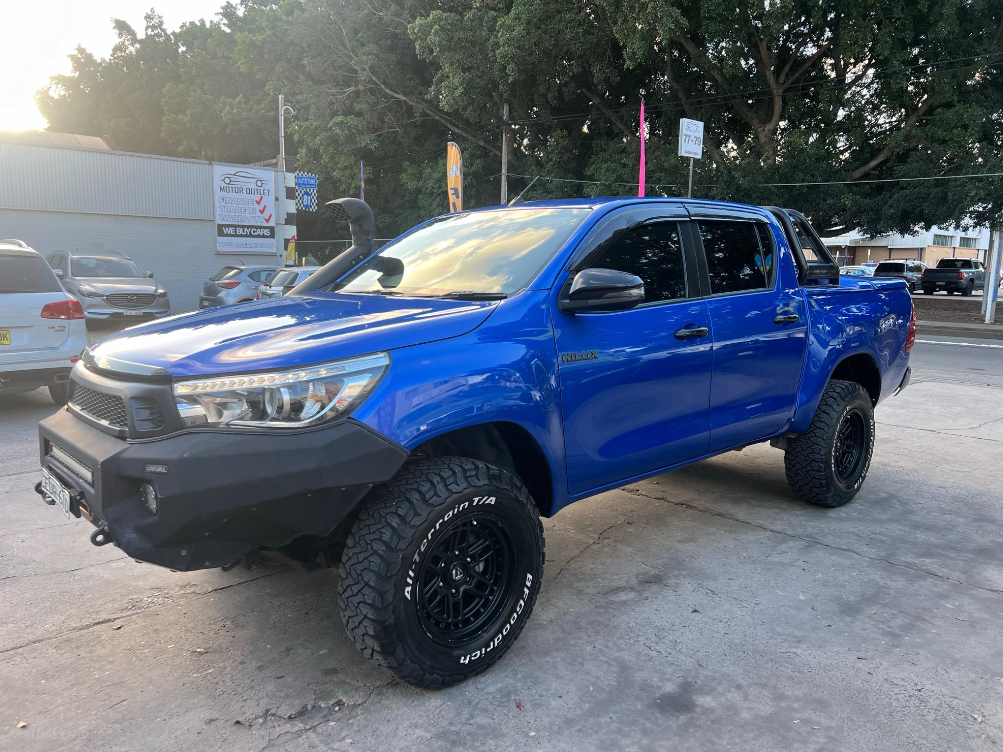 TOYOTA HILUX
