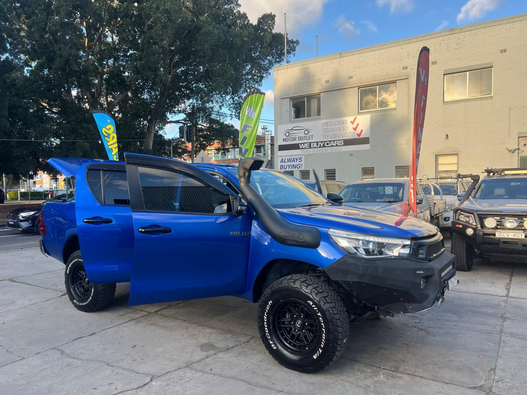 TOYOTA HILUX