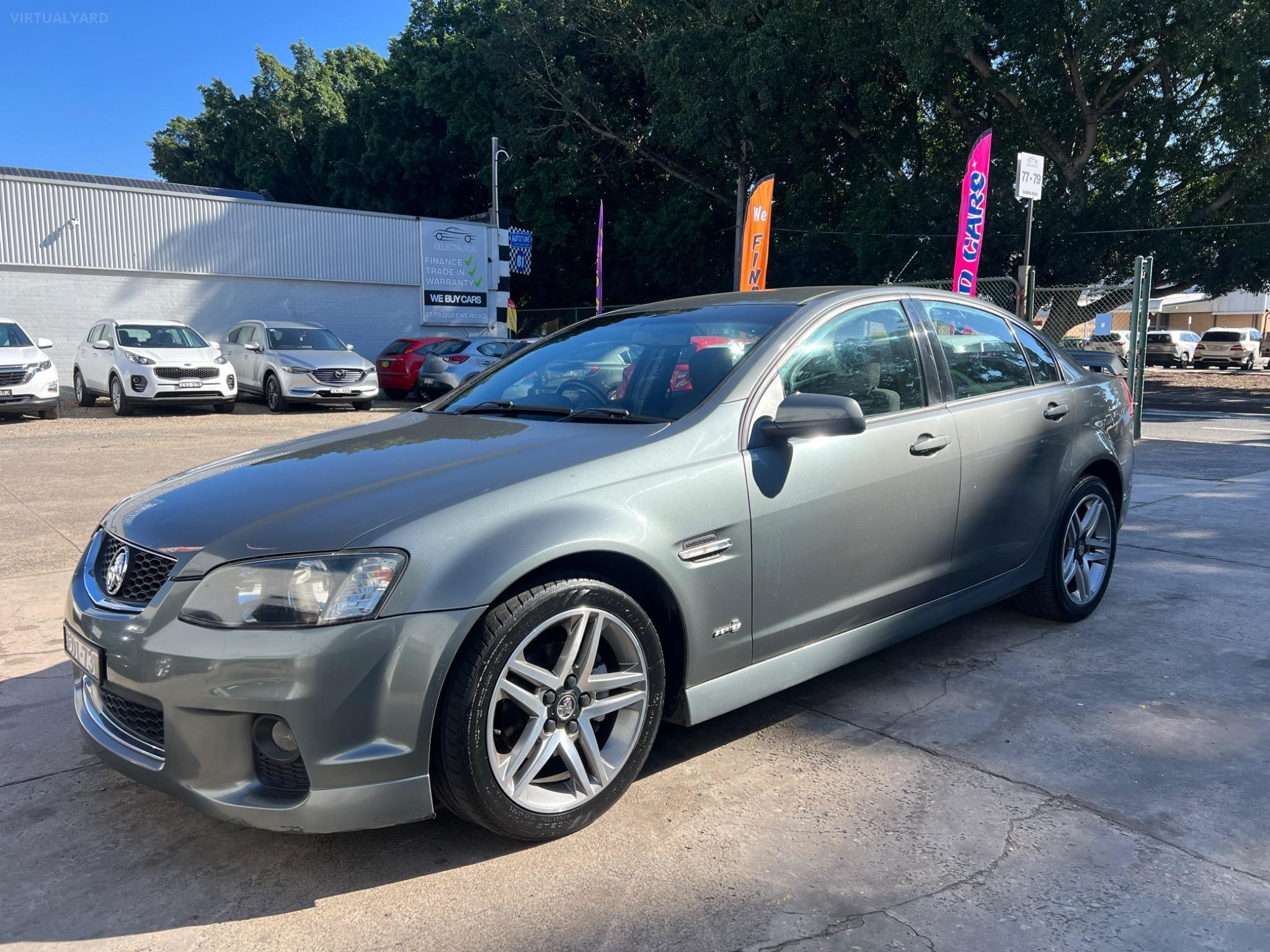 HOLDEN COMMODORE