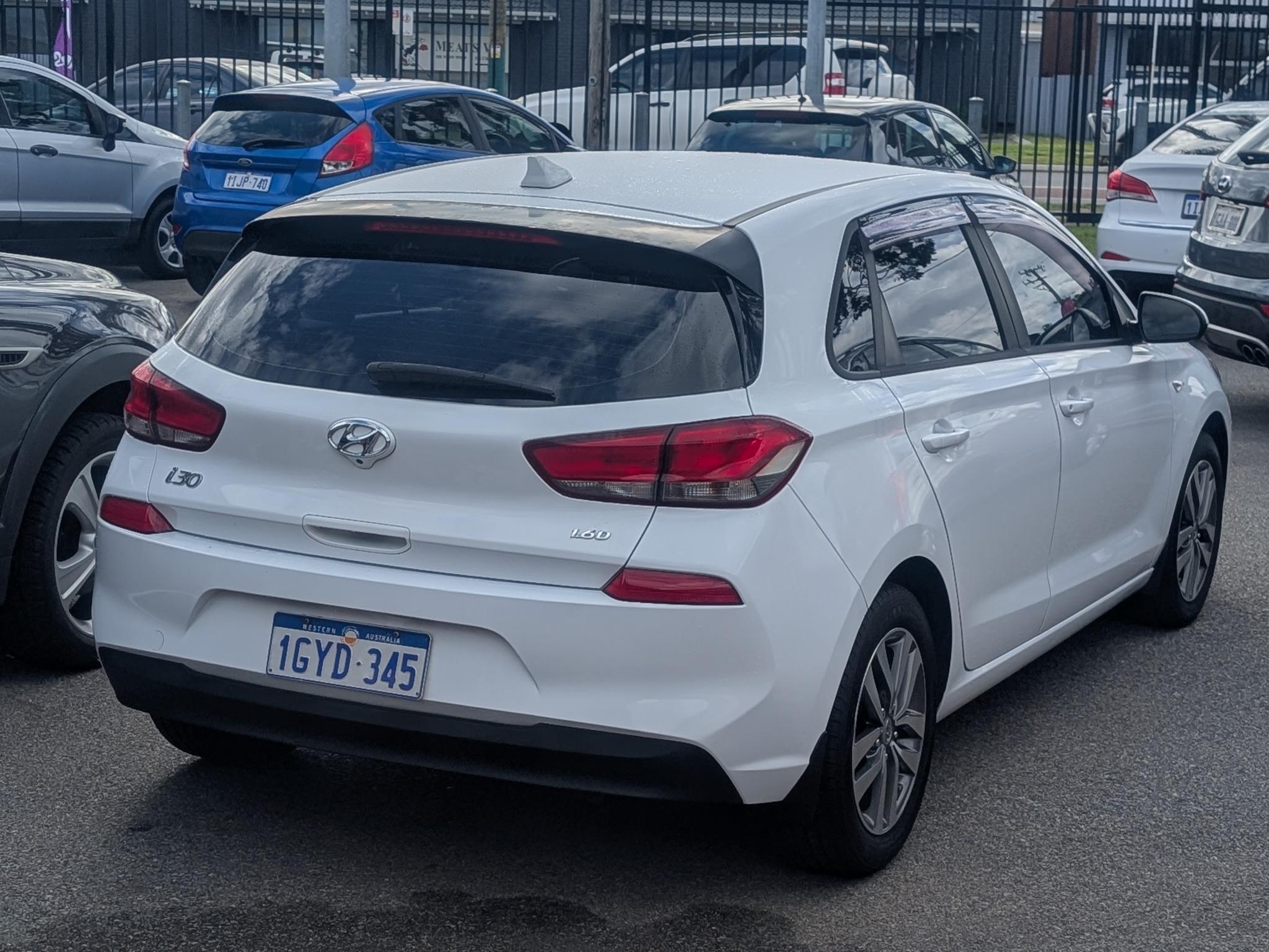 HYUNDAI i30