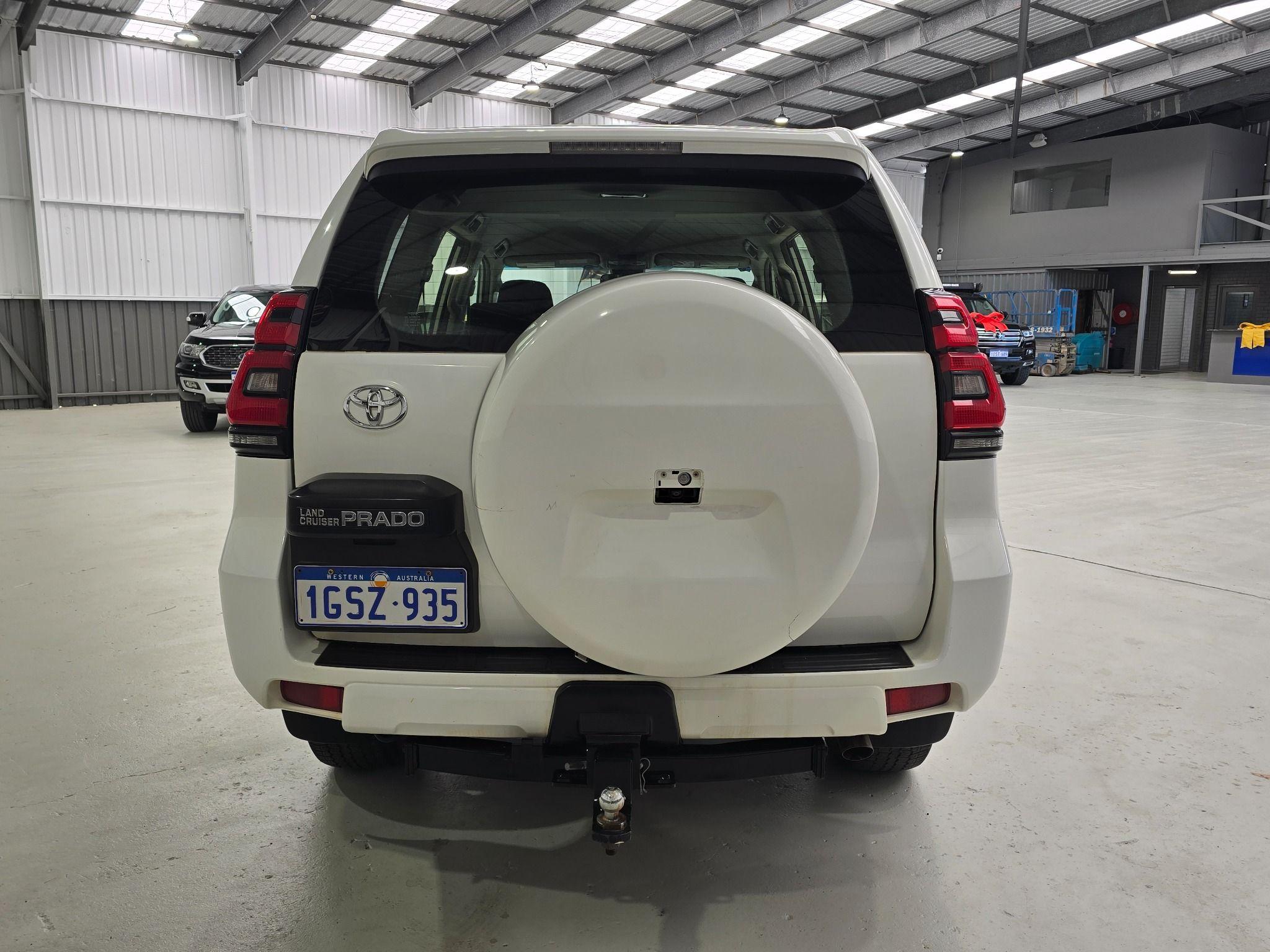 TOYOTA LANDCRUISER PRADO