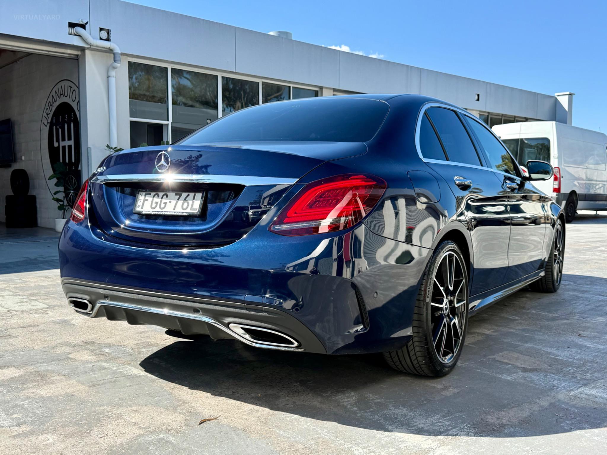 MERCEDES-BENZ C300
