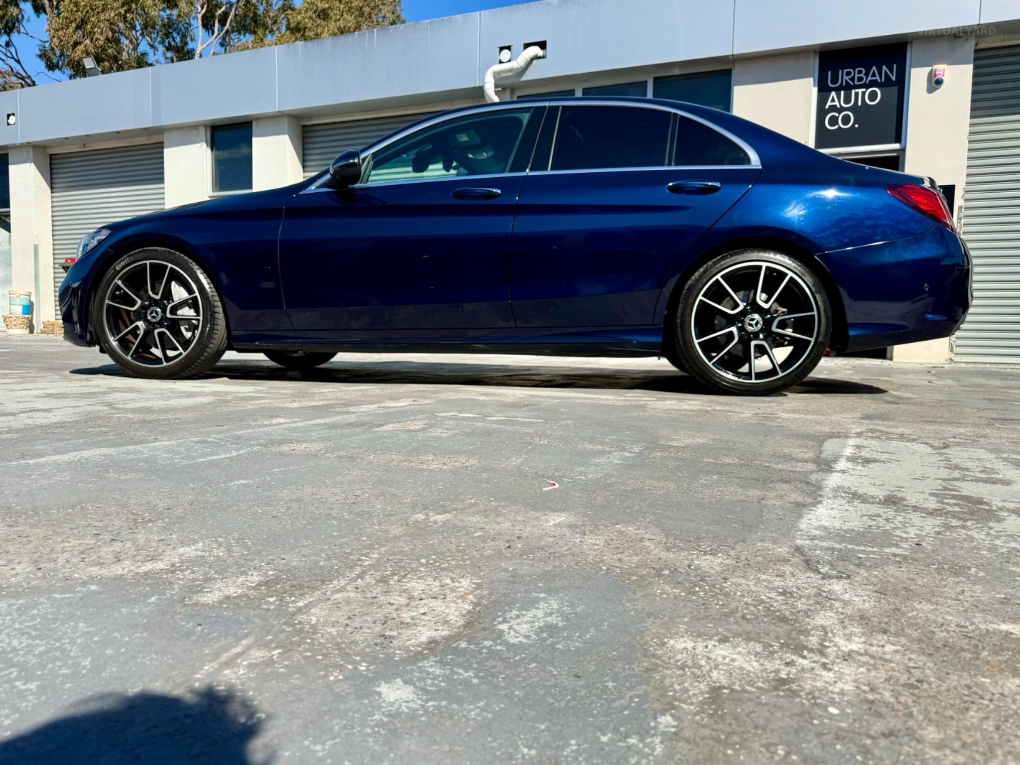 MERCEDES-BENZ C300