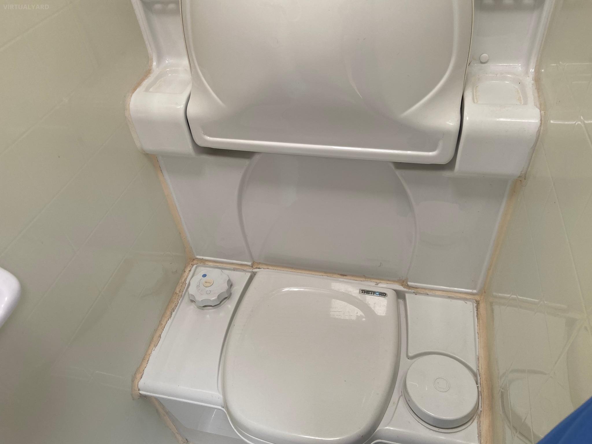 JAYCO HERITAGE 18' WITH SHOWER/TOILET