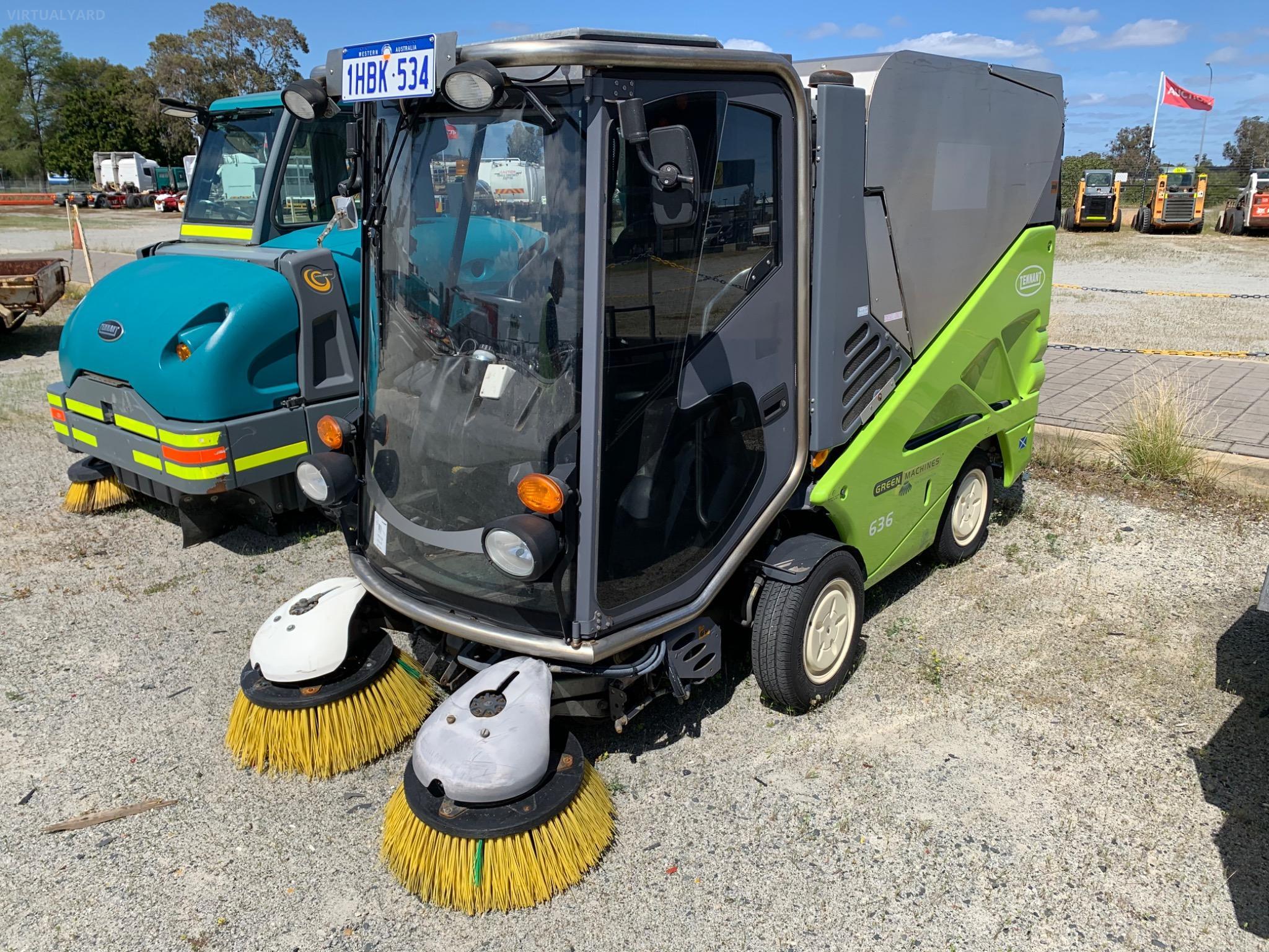 TENNANT 636 GREEN MACHINE 4X4 ROAD SWEEPER